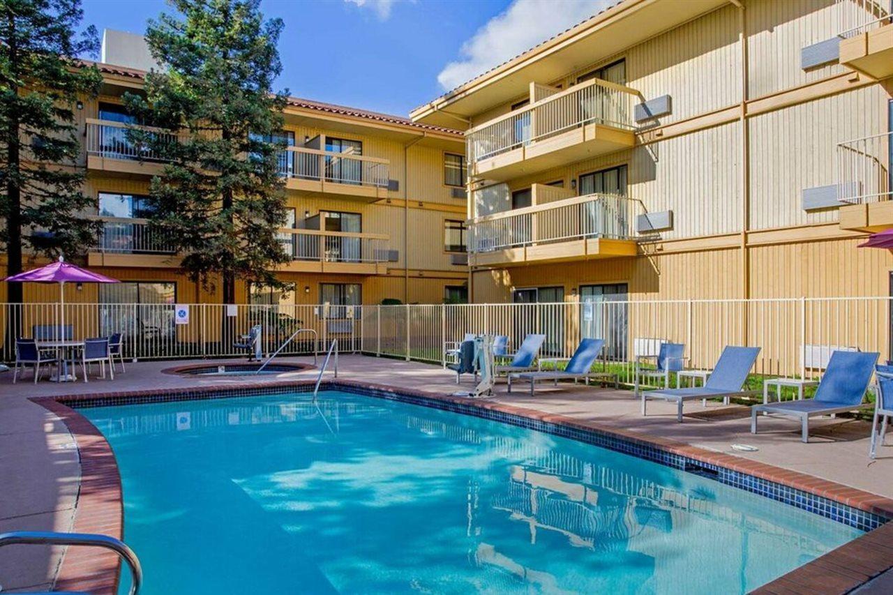 Hotel La Quinta By Wyndham Oakland - Hayward Exterior foto