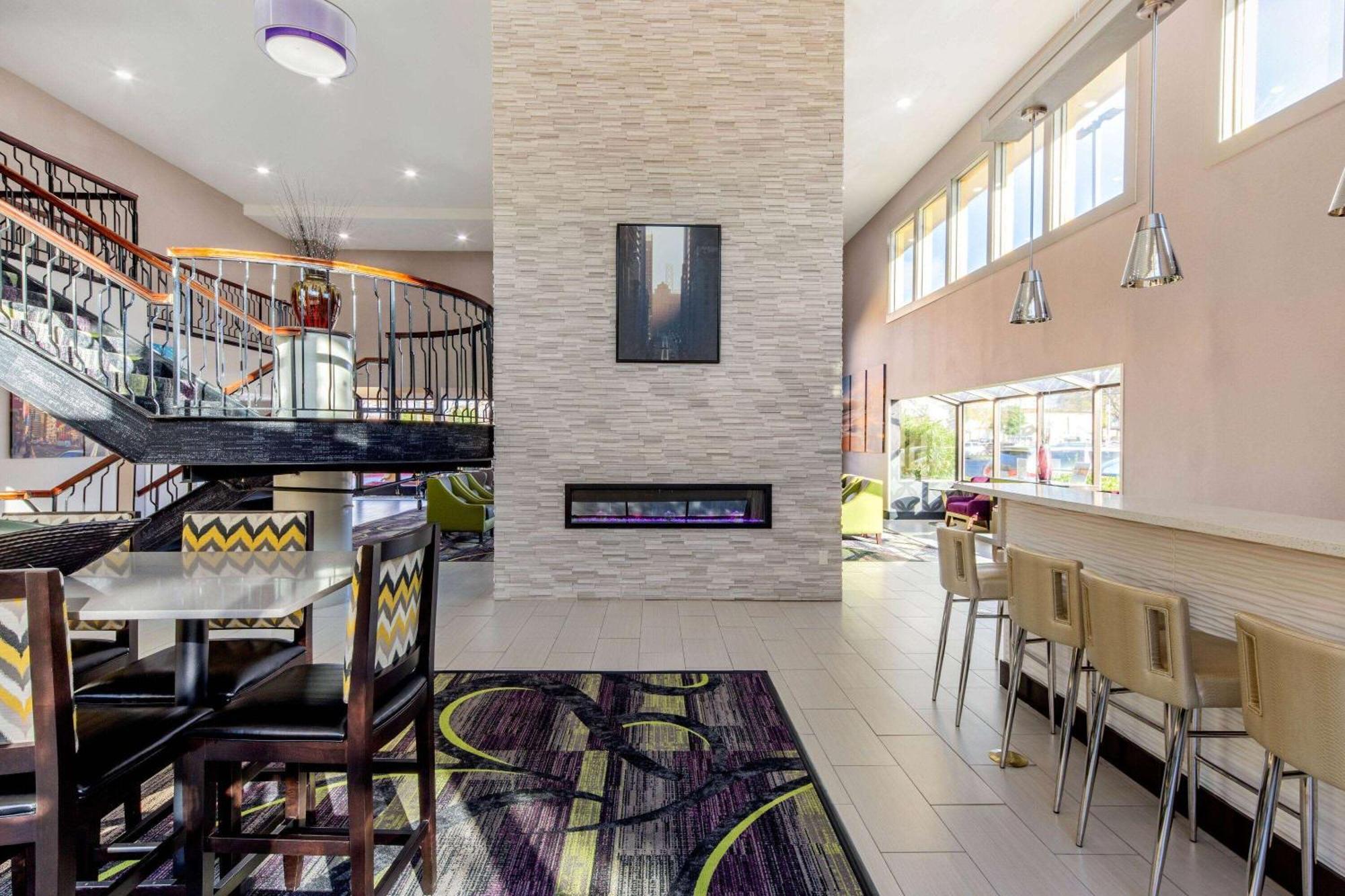 Hotel La Quinta By Wyndham Oakland - Hayward Exterior foto