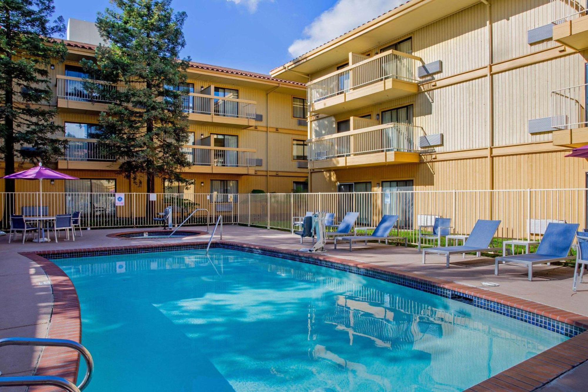 Hotel La Quinta By Wyndham Oakland - Hayward Exterior foto